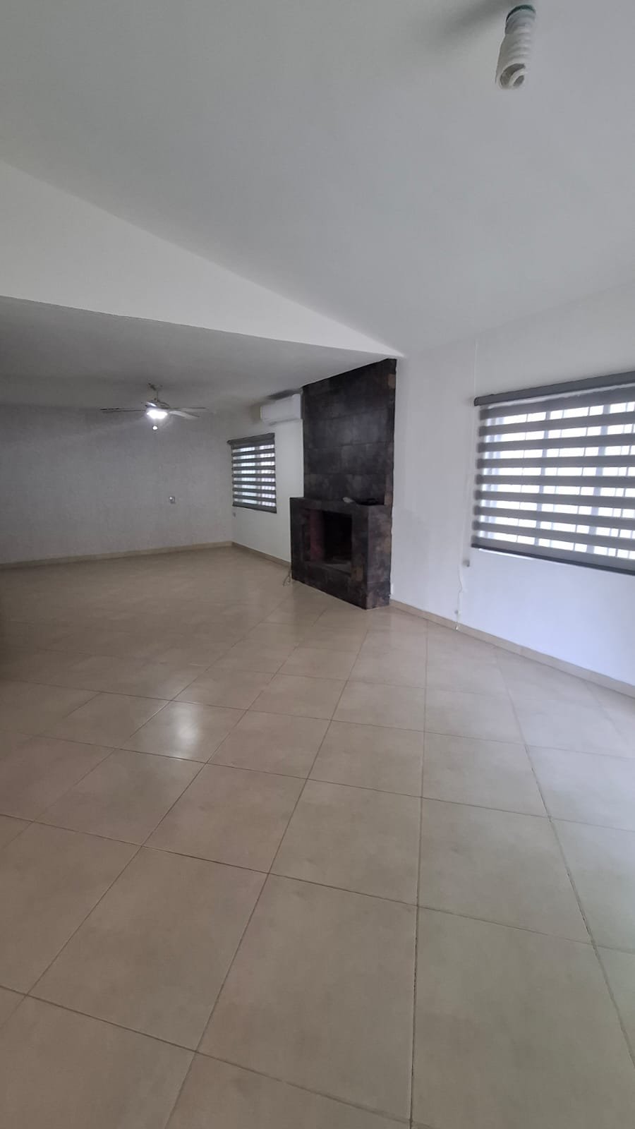 Sala con chimenea